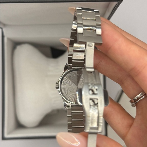 Gucci Mother of Pearl Diamond Watch - Picture 9 of 11